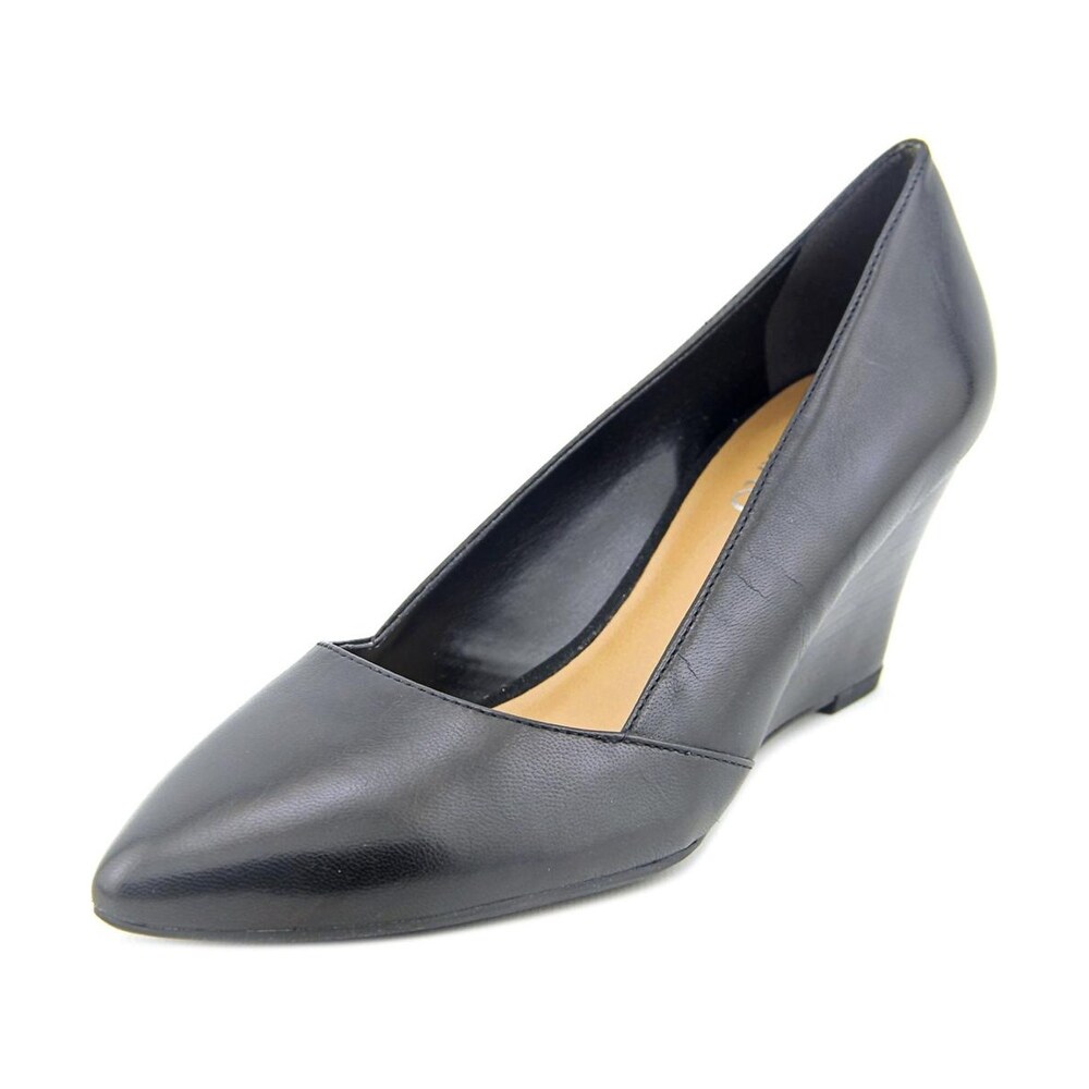 franco sarto wedge pump