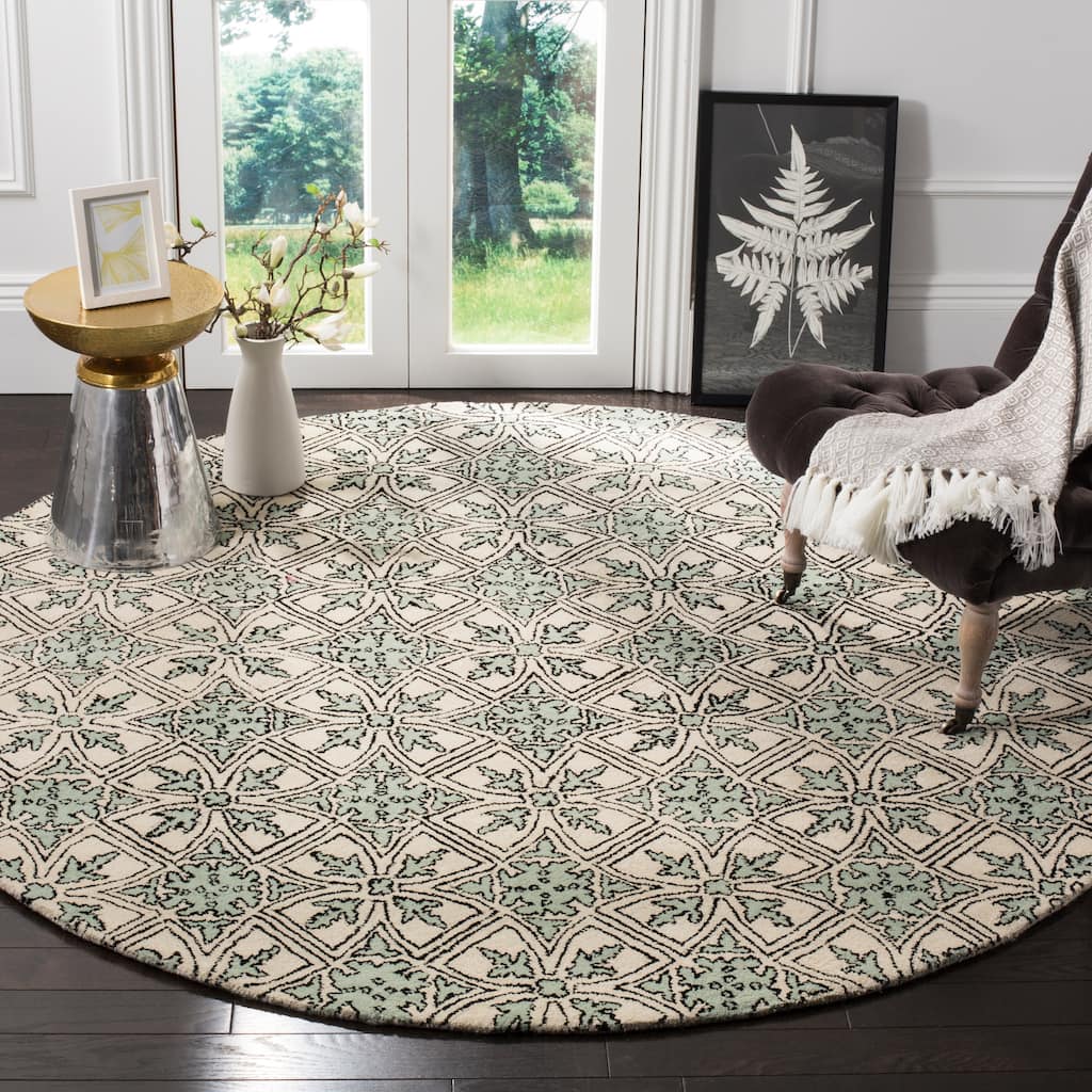 SAFAVIEH Handmade Chatham Laurane Modern Moroccan Wool Rug