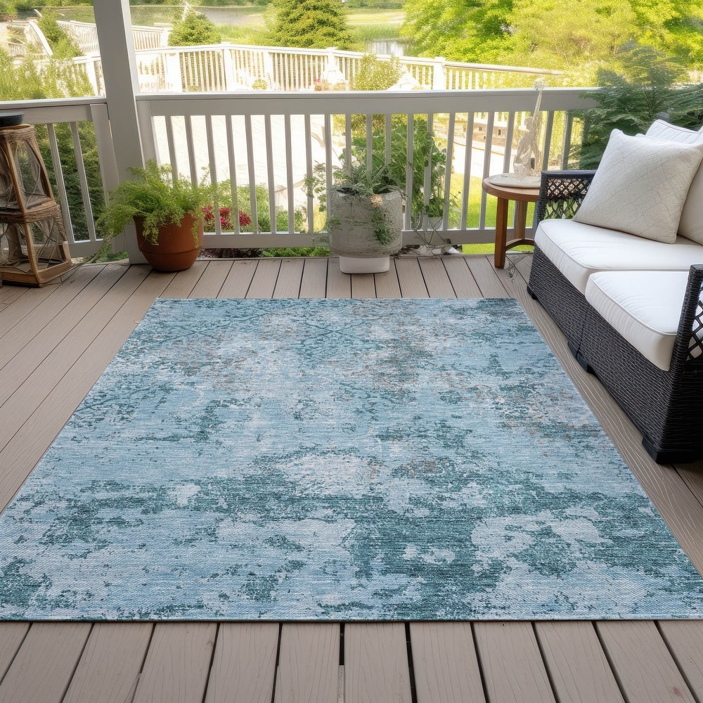 Machine Washable Indoor/ Outdoor Chantille Distressed Traditional Rug