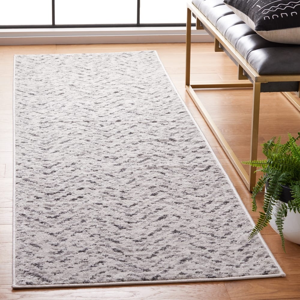 SAFAVIEH Adirondack Hildegard Chevron Distressed Rug