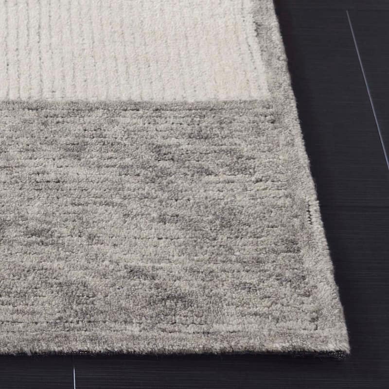 SAFAVIEH Handmade Ebony Ladda Wool Rug