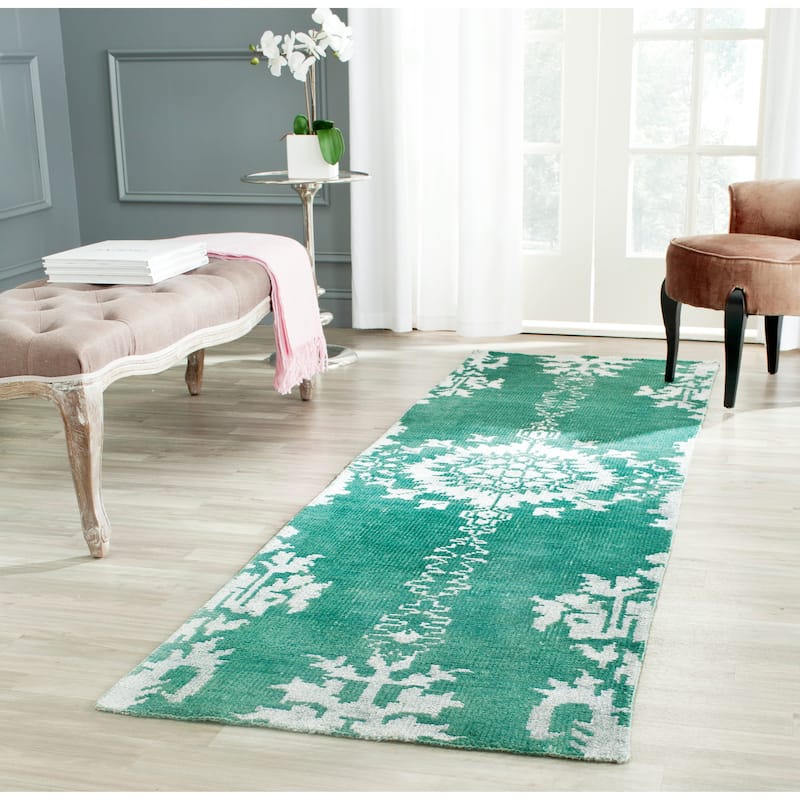 SAFAVIEH Hand-knotted Stone Wash Theddy Modern Wool Rug - 2'6" x 8' Runner - Emerald
