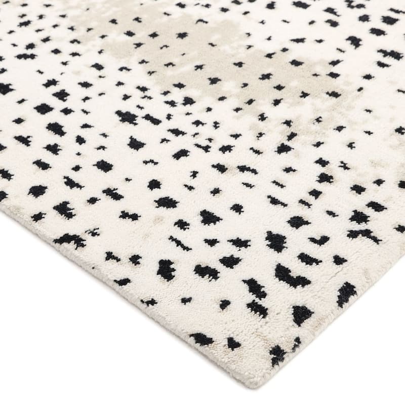 Overton Handmade Modern Contemporary Animal Print Area Rug