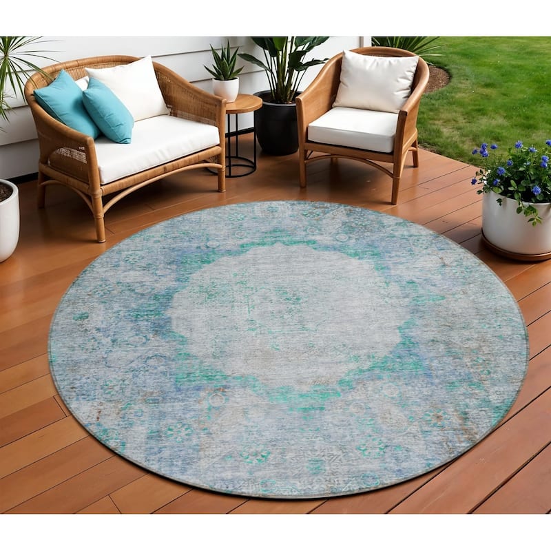 HomeRoots Oriental Traditional Rectangle Outdoor Rug - 8' Round
