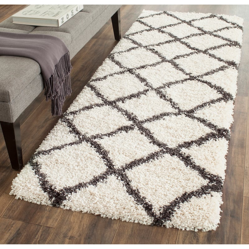 SAFAVIEH Belize Shag Erlgard Rug - 2'3" x 5' - Ivory/Charcoal