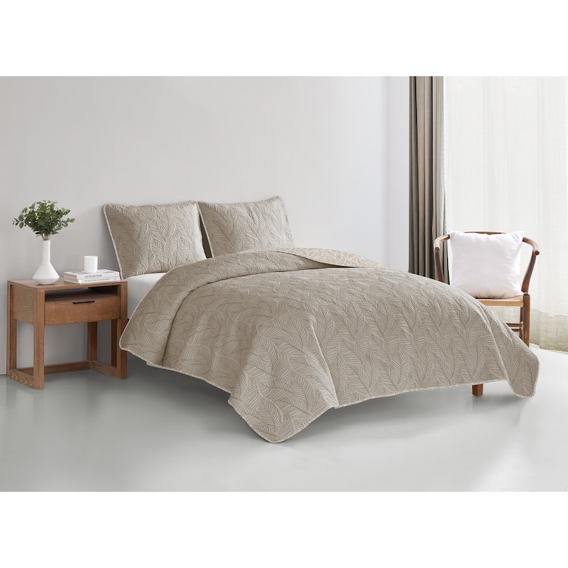 Delia 3 Piece Reversible Quilt Set