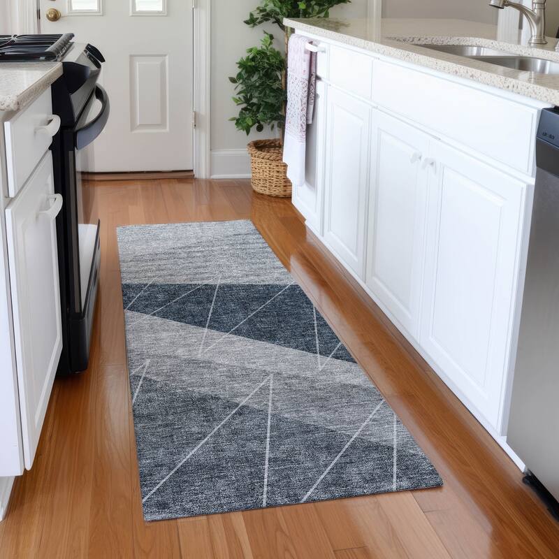 Machine Washable Indoor/ Outdoor Chantille Modern Prism Rug - Charcoal - 2'3" x 7'6"