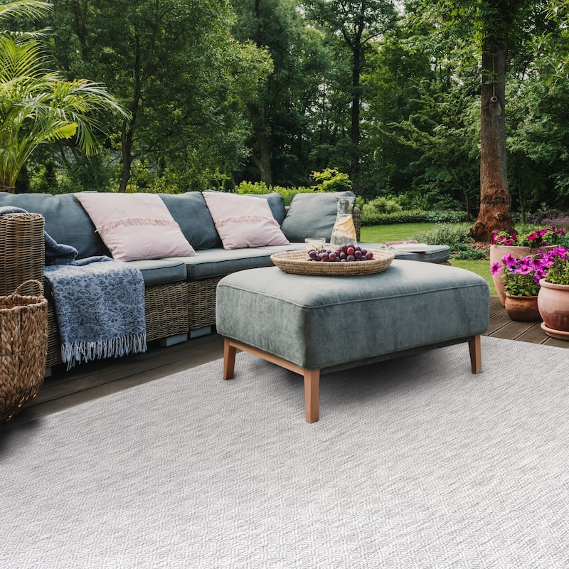 SAFAVIEH Courtyard Janyce Indoor/ Outdoor Waterproof Patio Backyard Rug