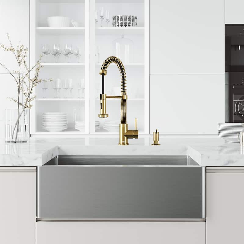 VIGO Edison 19" H Single Handle Pull-Down Sprayer Kitchen Faucet