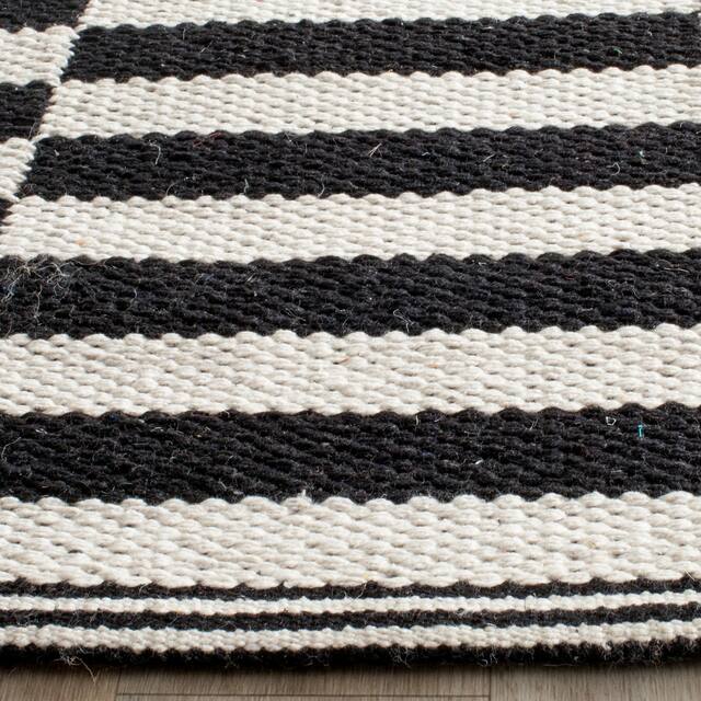 SAFAVIEH Handmade Flatweave Montauk Salinda Casual Cotton Rug