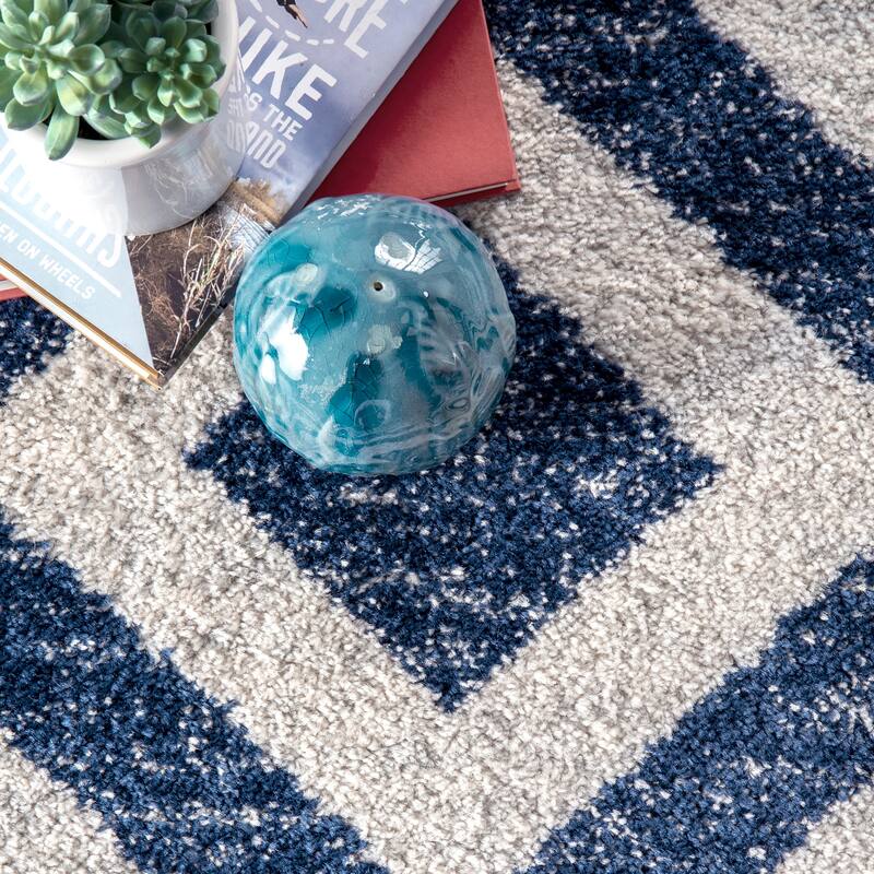 Nuloom Zadie Geometric Area Rug