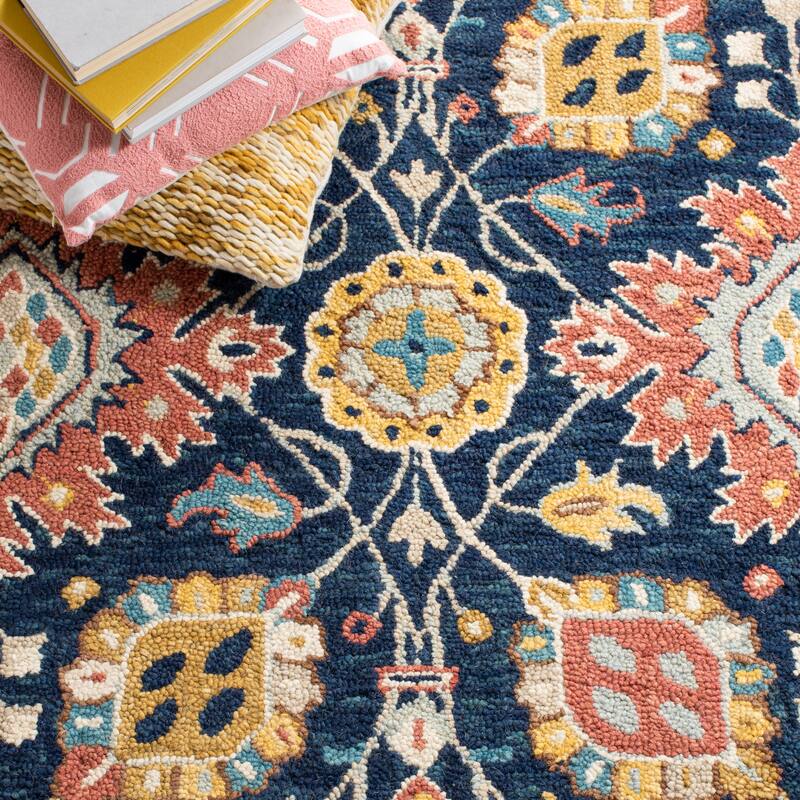 SAFAVIEH Handmade Roslyn Klervi Modern Floral Wool Rug