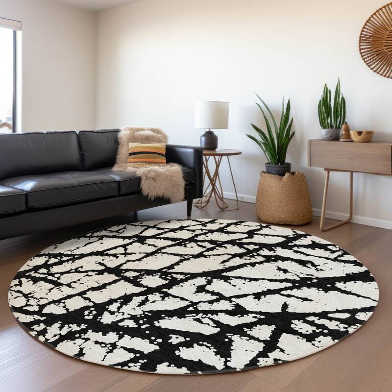 Machine Washable Indoor/ Outdoor Abstract Contemporary Chantille Rug