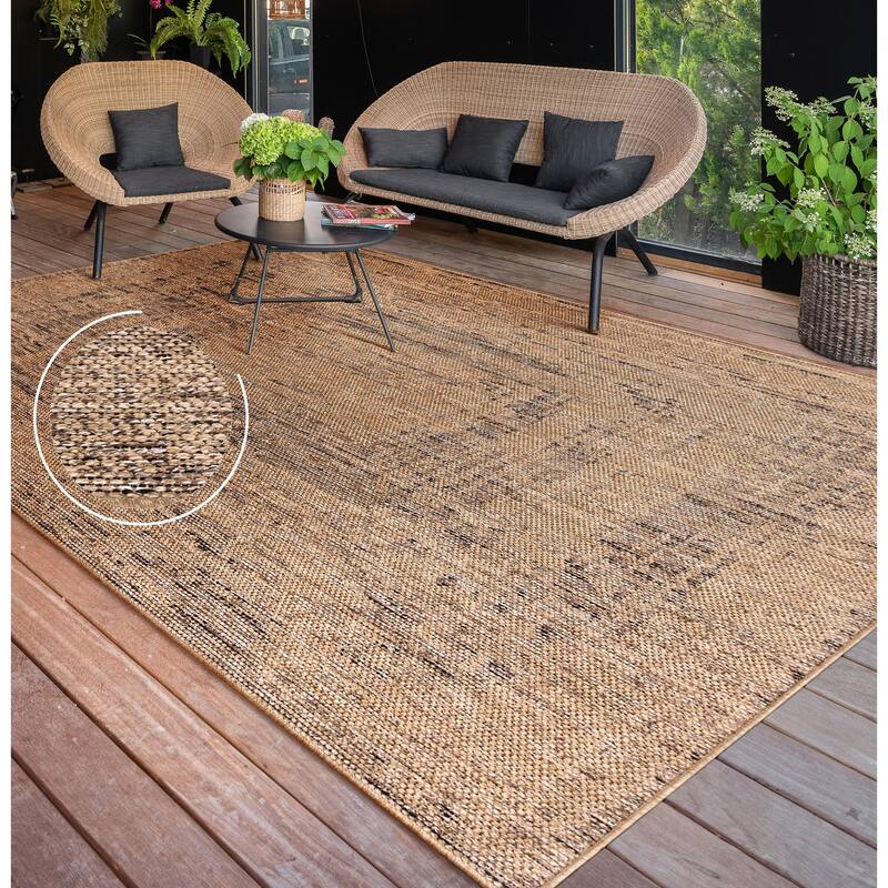 Indoor & Outdoor Rug with Mottled Boho Pattern - 6'7" x 9'2"