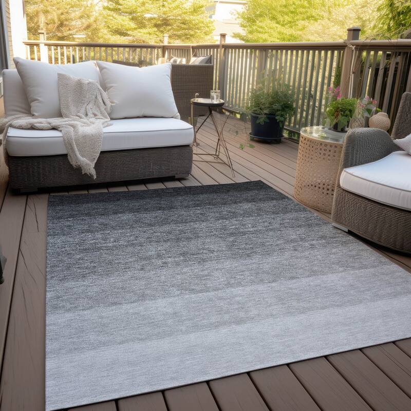 Machine Washable Indoor/ Outdoor Chantille Ombre Solid Rug