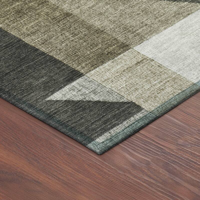 Machine Washable Indoor/ Outdoor Modern Geo Chantille Rug