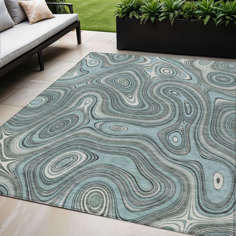 HomeRoots Geometric Transitional Rectangle Outdoor Rug - 5' X 8'