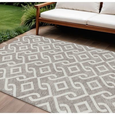 HomeRoots Geometric Transitional Rectangle Outdoor Rug