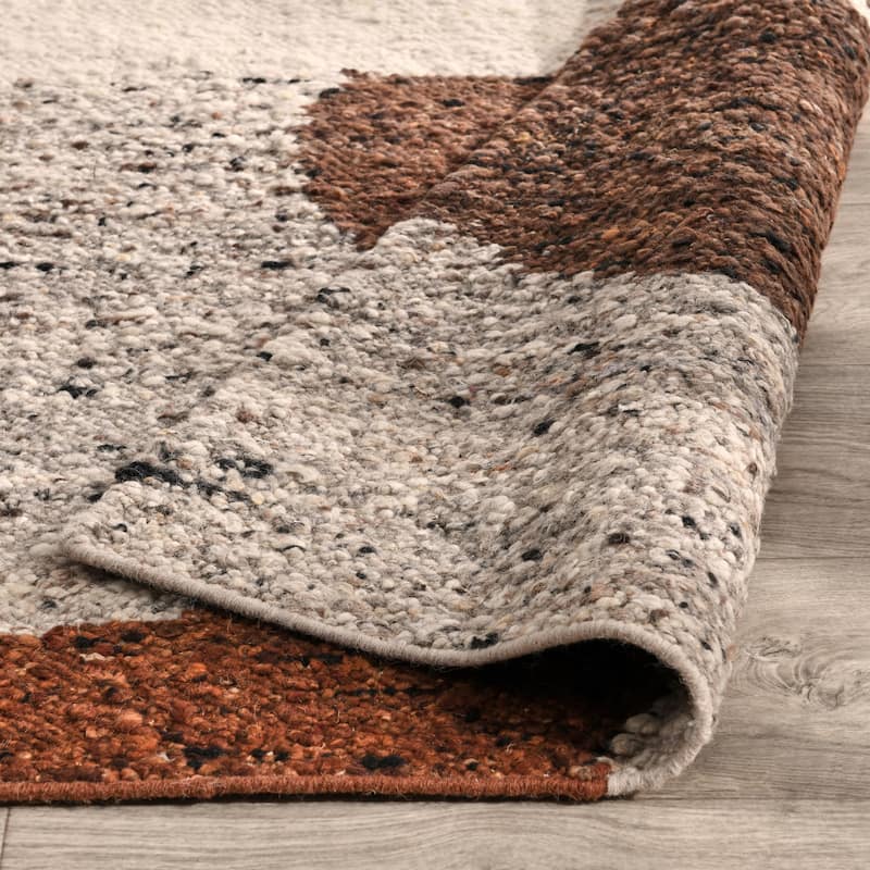 Villa by Classic Home Hesperia Hand Woven Wool Rug