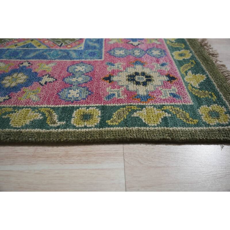 Hand-knotted Wool GREEN / LT.FUSHIA Traditional Classic Rug