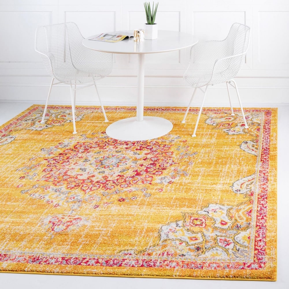 Traditional Koakburg Collection Area Rug