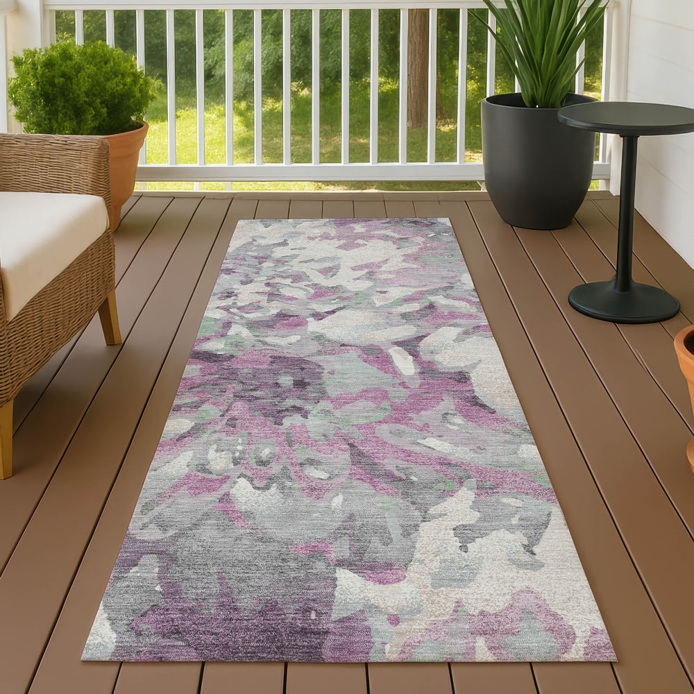 Machine Washable Indoor/ Outdoor Abstract Floral Chantille Rug