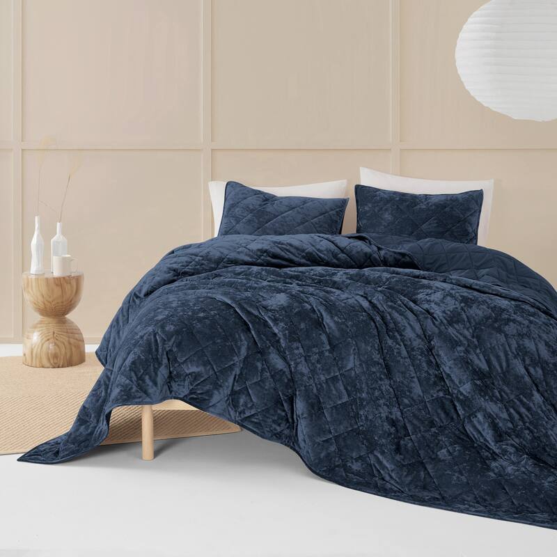 Beaute Living Diamond Velvet 3 Piece Quilt Set