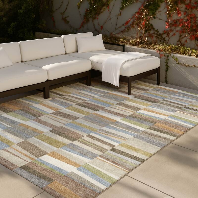 Machine Washable Indoor/ Outdoor Modern Antonito Chantille Rug
