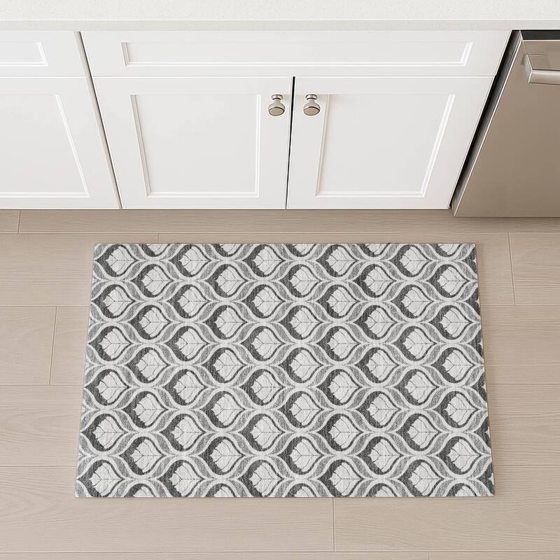 Machine Washable Indoor/ Outdoor Modern Trellis Chantille Rug