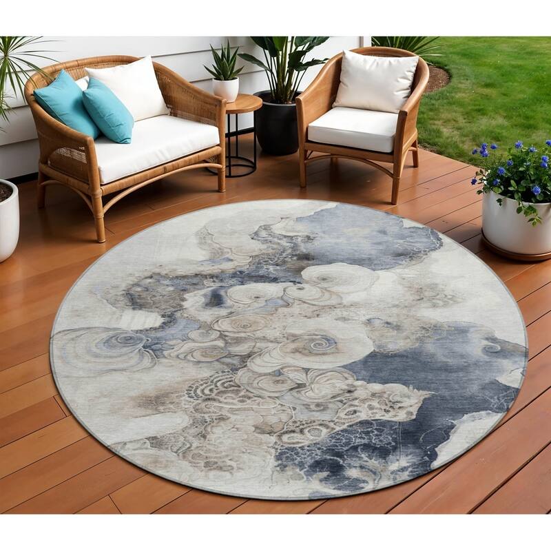 HomeRoots Abstract Transitional Rectangle Outdoor Rug - 8' Round
