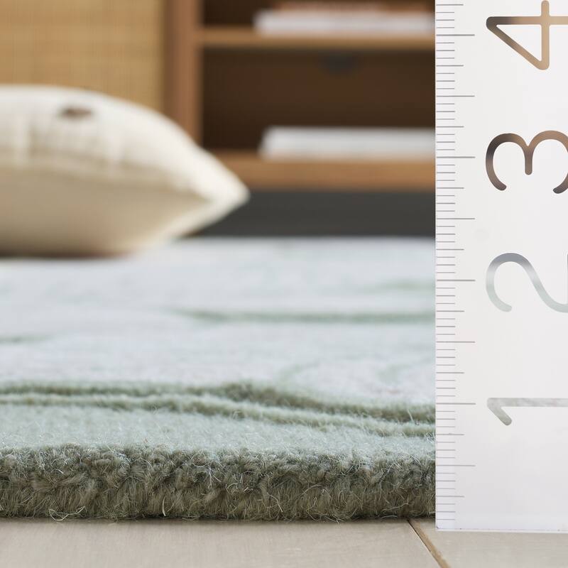 SAFAVIEH Handmade Glamour Odetta Floral Wool Rug