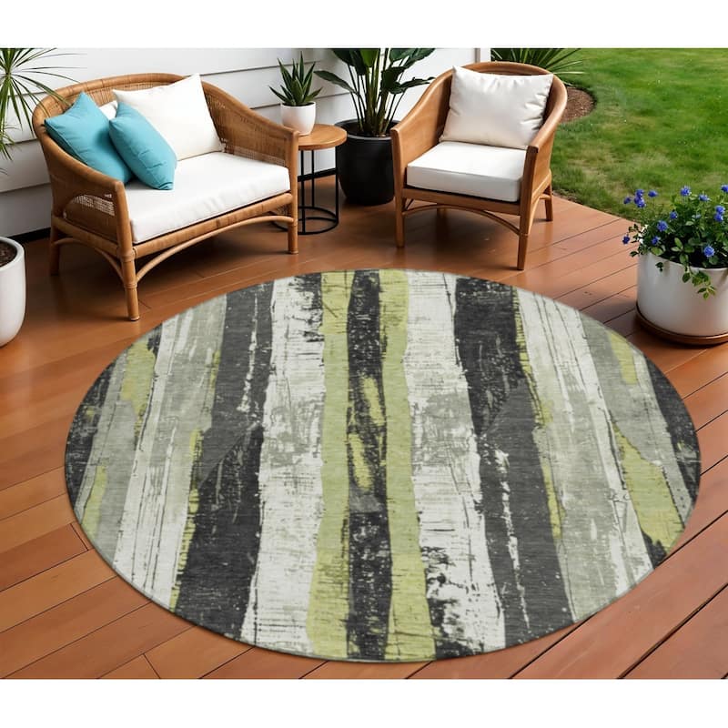 HomeRoots Striped Transitional Rectangle Outdoor Rug - 8' Round