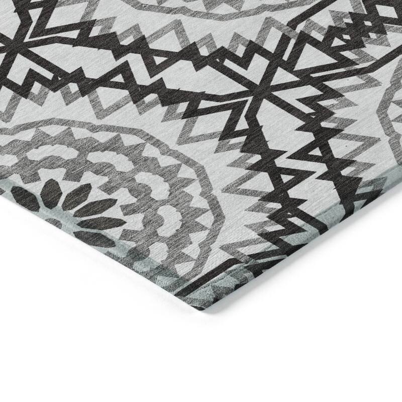 Machine Washable Indoor/ Outdoor Chantille Boho Global Rug