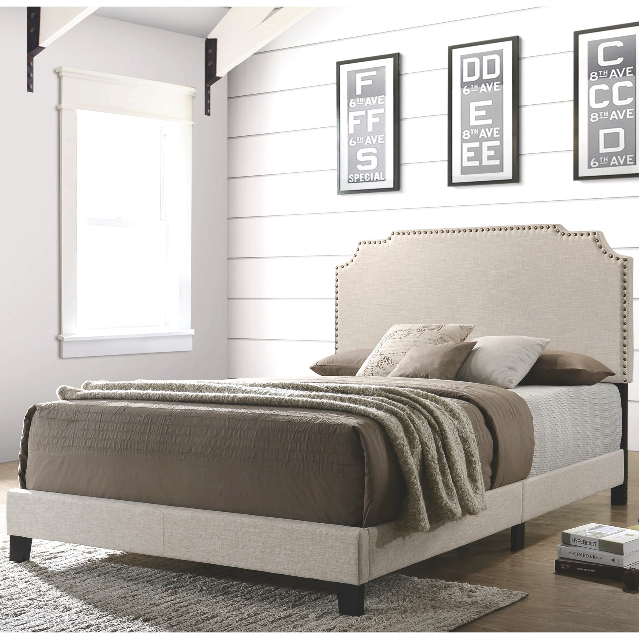 Modern Design Upholstered Bed with Na...