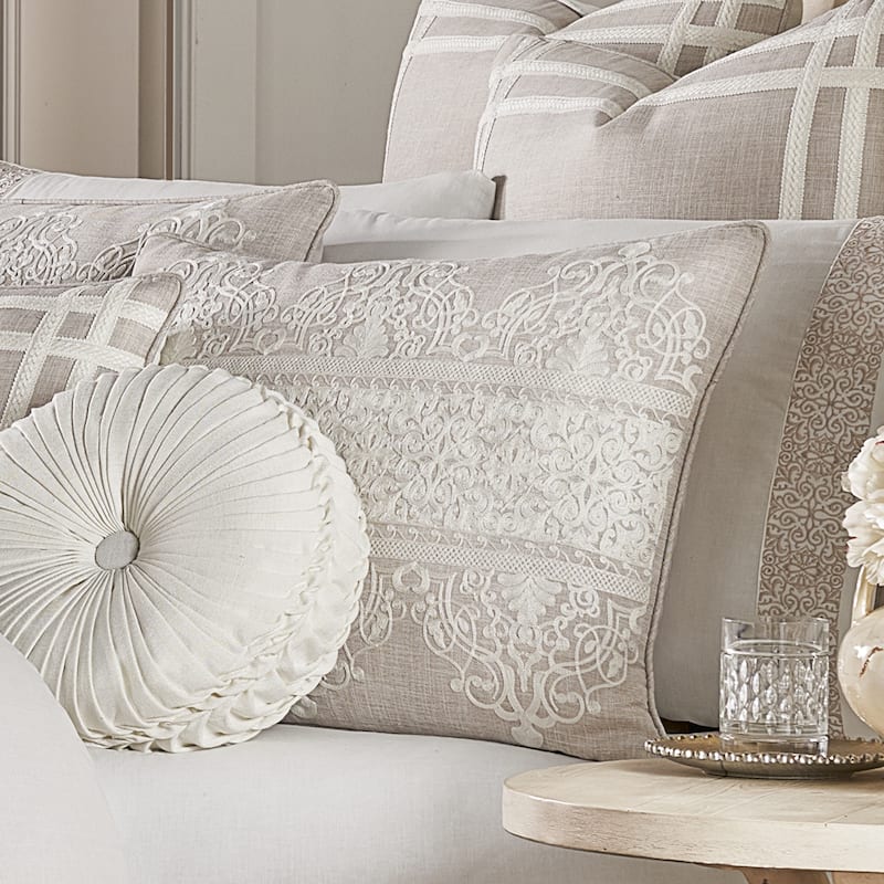 J. Queen New York Lauralynn Comforter Set - Queen