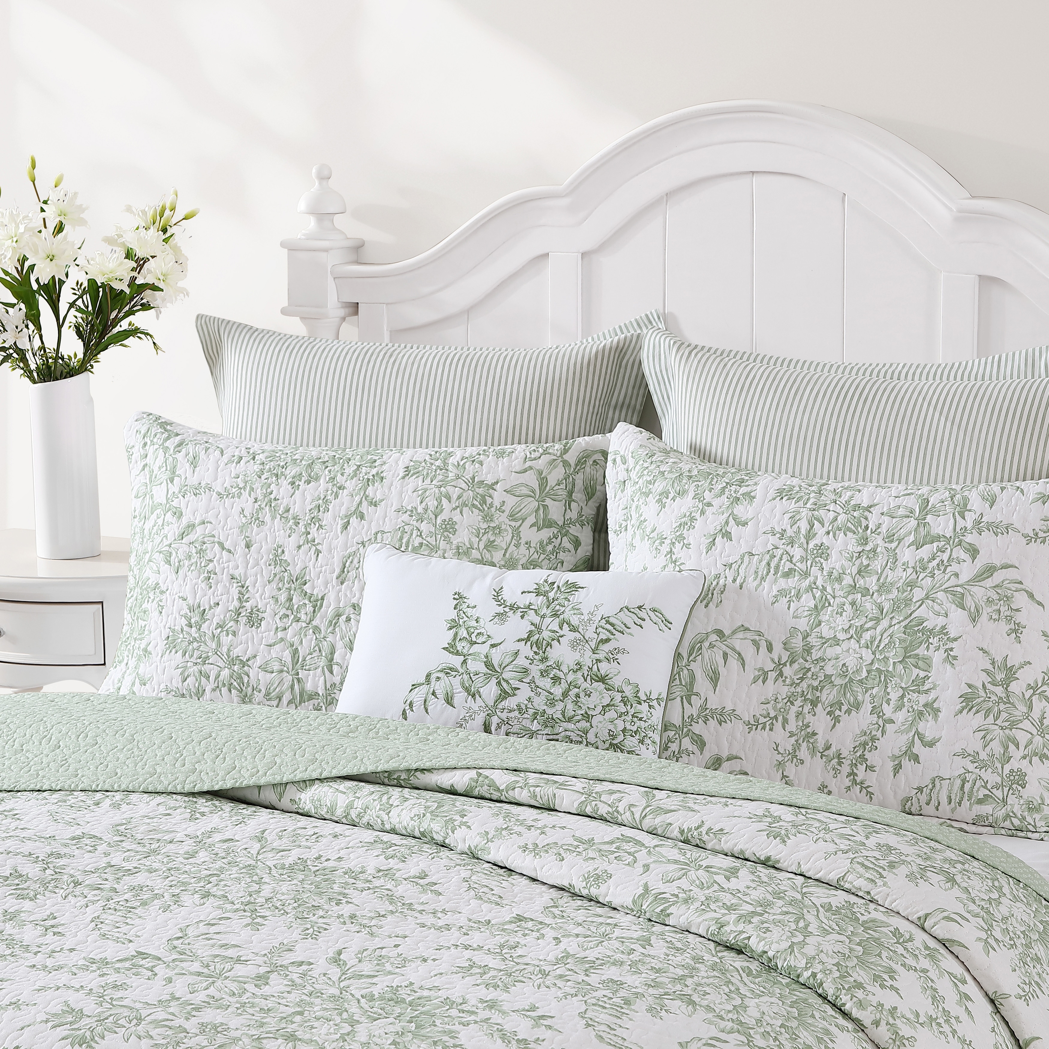 Laura Ashley Bedford Embroidered Cotton Throw Pillows 14 x 20 Green