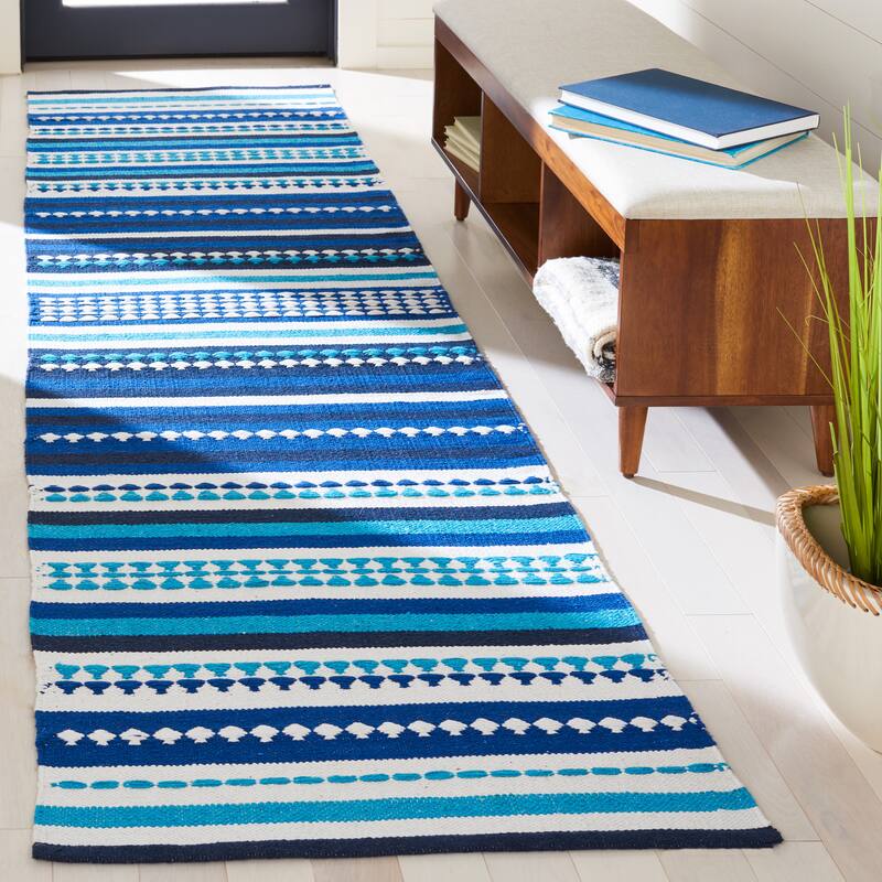 SAFAVIEH Handmade Montauk Nellwyn Cotton Rug - 2'3" x 9' Runner - Blue/Ivory