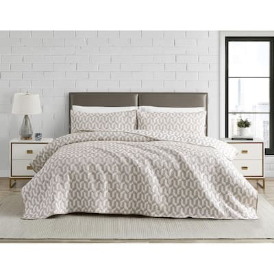 DESIGN STUDIO Torino Geo Soft Woven Matelasse Reversible Jacquard Cotton Blend Quilt Set