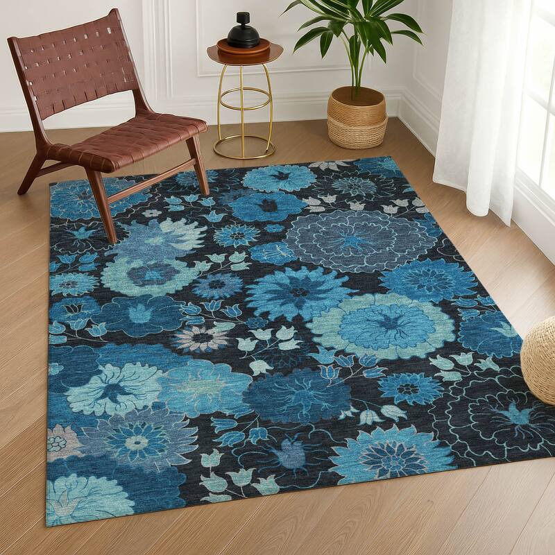Machine Washable Indoor/ Outdoor Modern Floral Chantille Rug