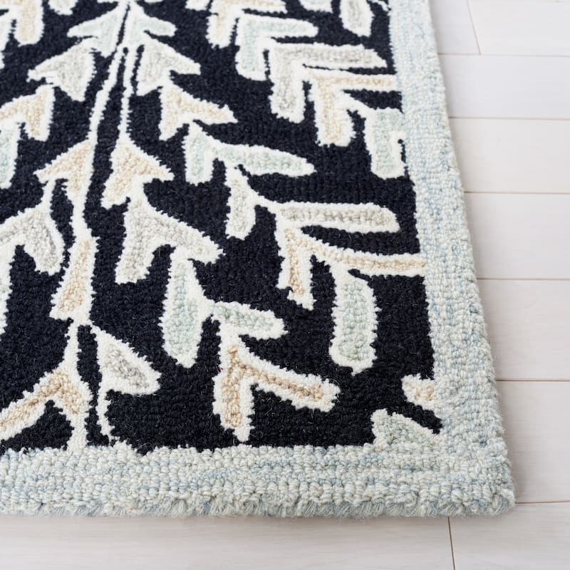 SAFAVIEH Handmade Capri Ilianka Wool Rug