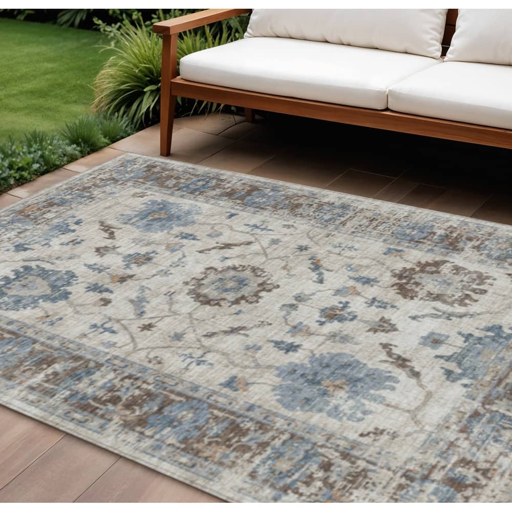 HomeRoots Floral Traditional Rectangle Outdoor Rug