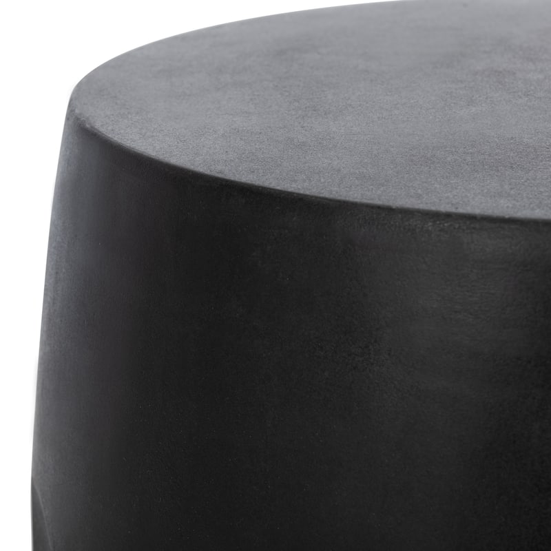 SAFAVIEH Hasmik Indoor/ Outdoor Modern Black Concrete Round Accent Table - 15.7" W x 15.7" L x 17.7" H - 16Wx16Dx18H