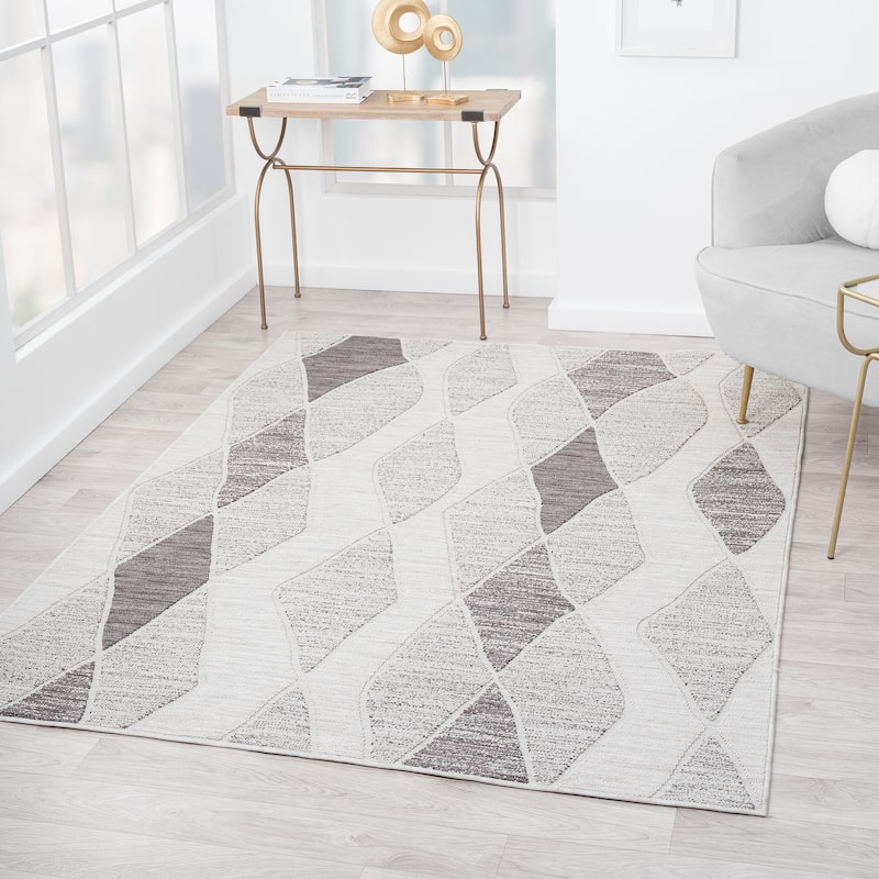 Wron Contemporary Geometric Performance Indoor/Outdoor Area Rug by Sevita