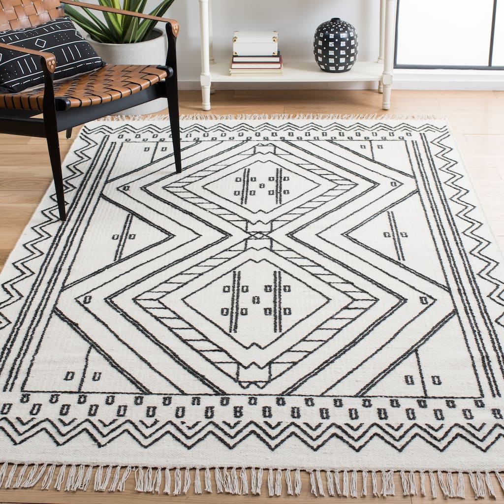 SAFAVIEH Handmade Kilim Agurne Moroccan Boho Wool Fringe Rug