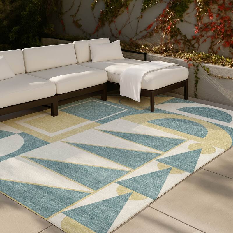 Machine Washable Indoor/ Outdoor Modern Crowley Chantille Rug