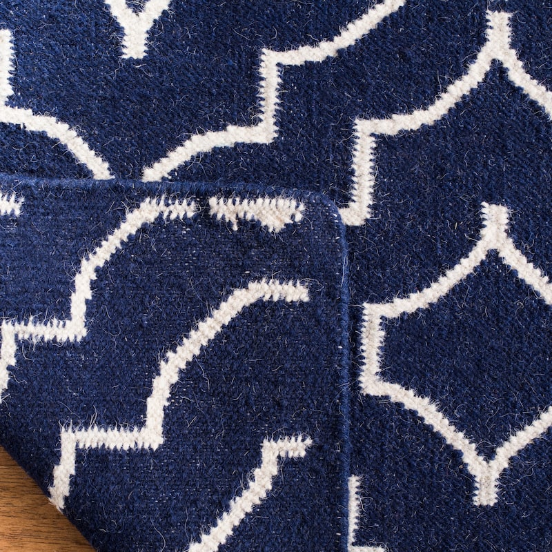 SAFAVIEH Handmade Flatweave Dhurries Lamprini Modern Moroccan Wool Rug