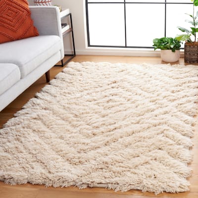 SAFAVIEH Handmade Casablanca Nazanin Shag Wool Rug