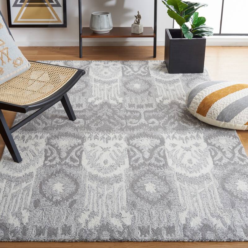 SAFAVIEH Handmade Ikat Riina Bohemian Wool Rug - 5' x 8' - Grey/Ivory