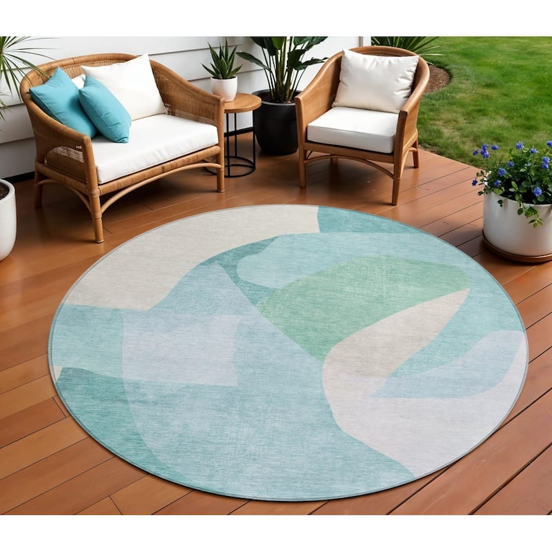 HomeRoots Abstract Transitional Rectangle Outdoor Rug - 8' Round