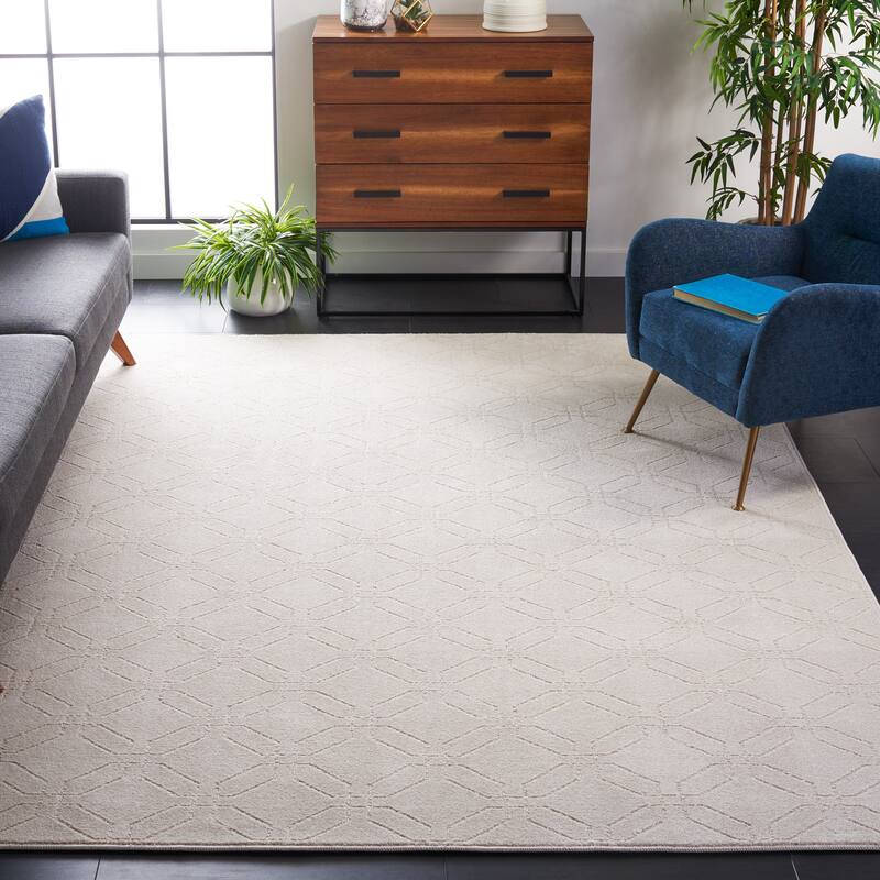 SAFAVIEH Plain and Solid Chestina Geometric Rug - 5'3" x 7'6" - Ivory